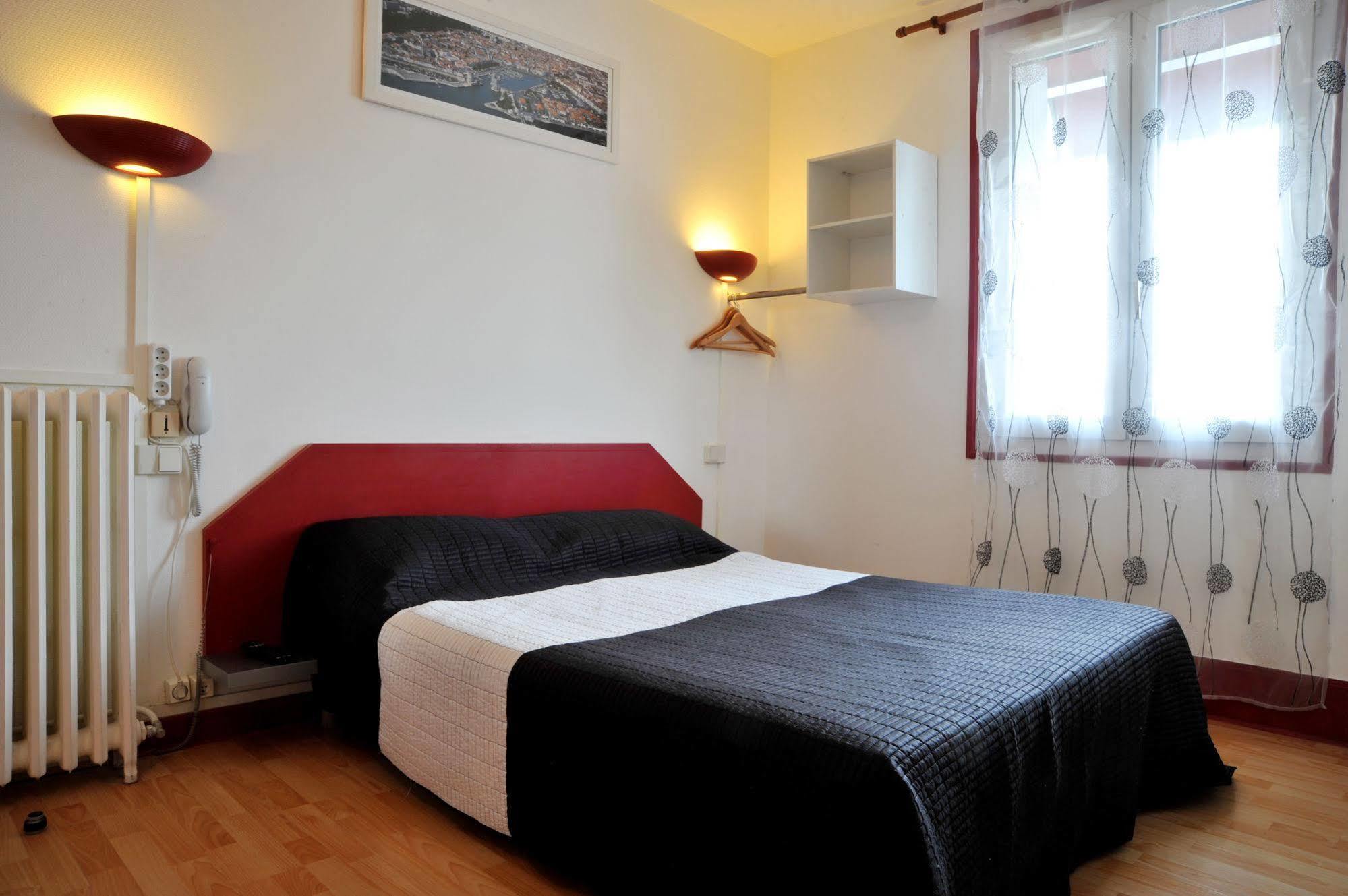 Hotel Les Rosiers La Rochelle  Exteriör bild